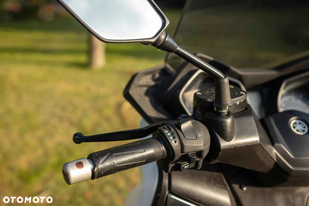 Yamaha X-max - 9