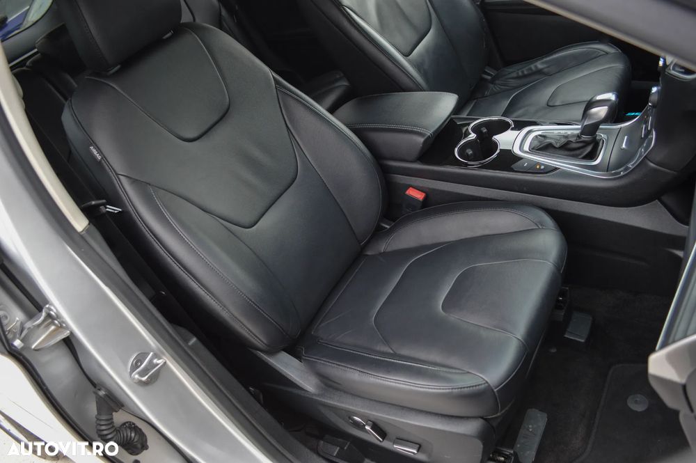 Ford Edge 2.0 TDCi Bi-Turbo 4x4 Titanium - 32