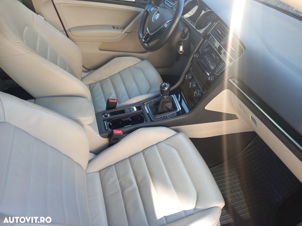 Volkswagen Golf - 17