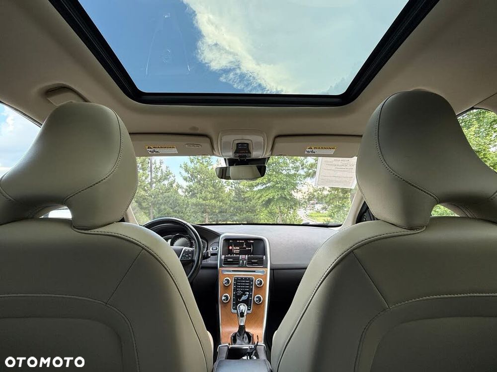 Volvo XC 60 T6 AWD Drive-E Momentum - 12