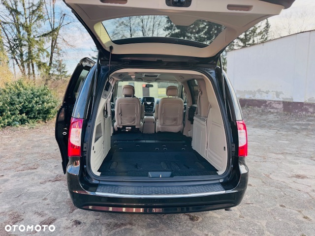 Chrysler Town & Country 3.6 Touring - 33