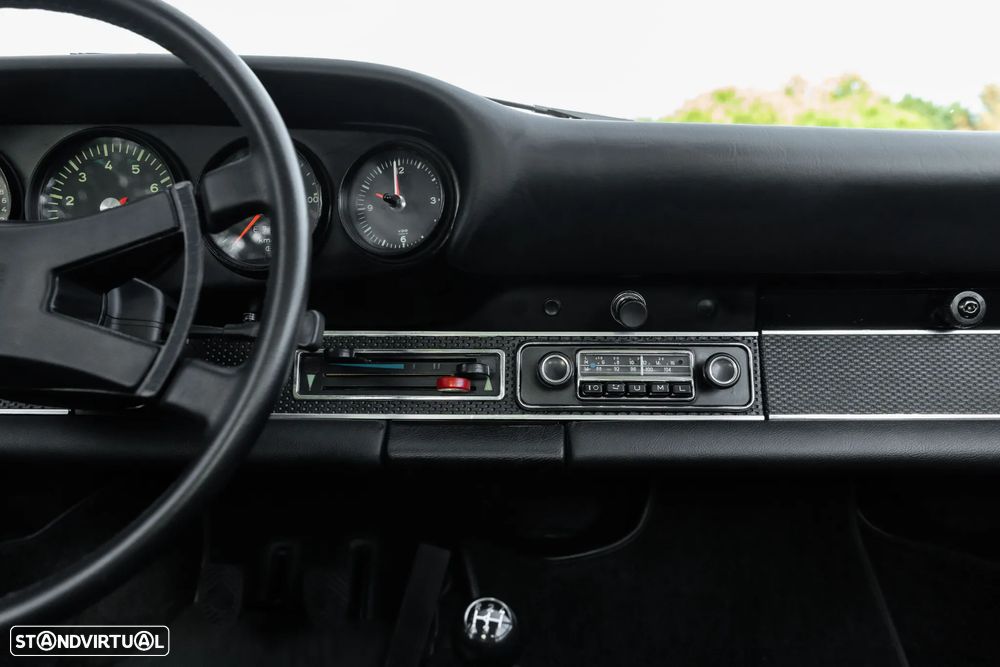 Porsche 911 Série F - 34