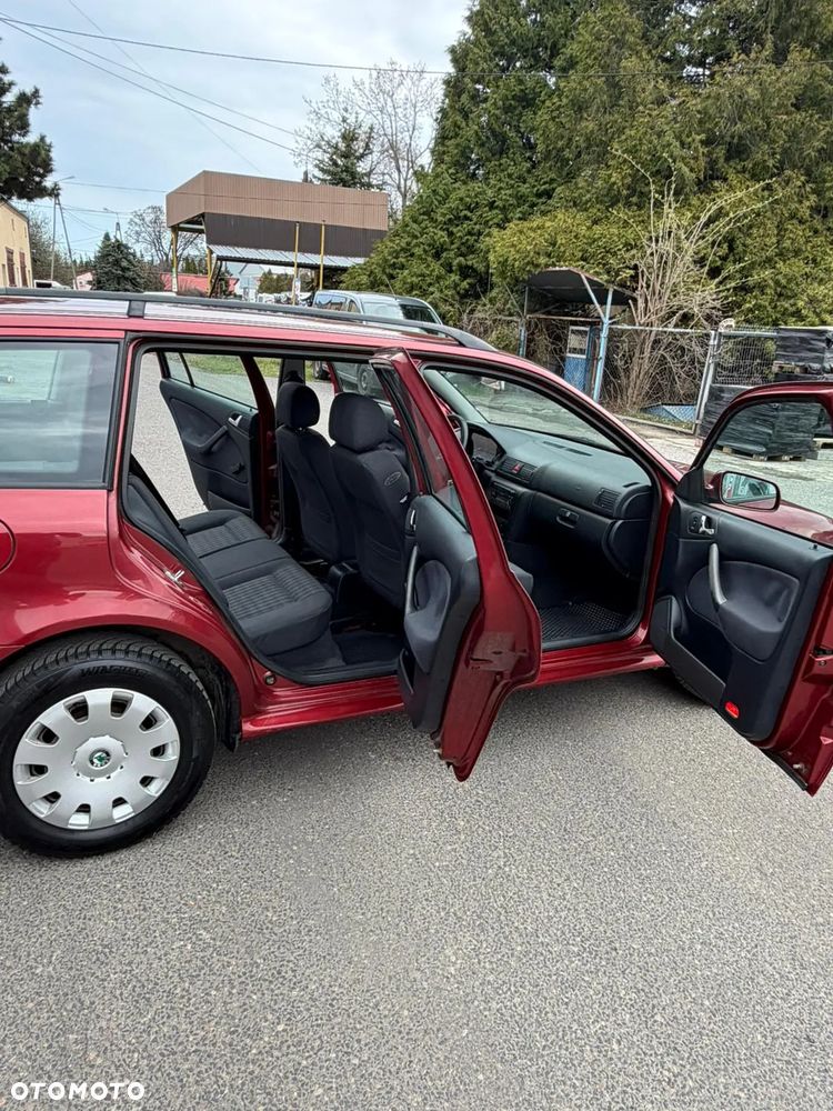 Skoda Octavia 1.6 Tour Sport - 12