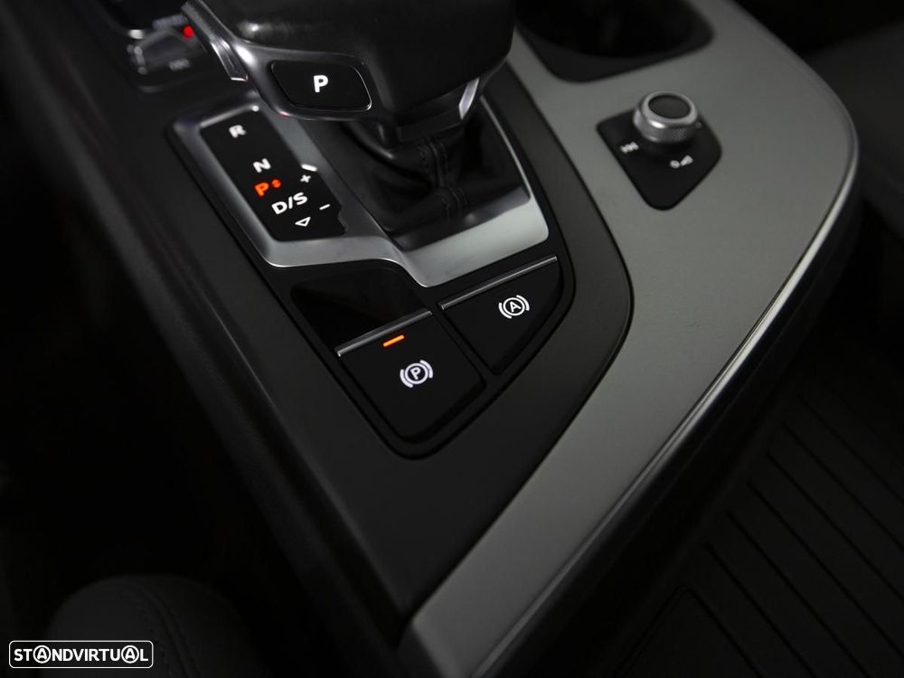 Audi Q7 3.0 TDI quattro S-line Tiptronic 7L - 38