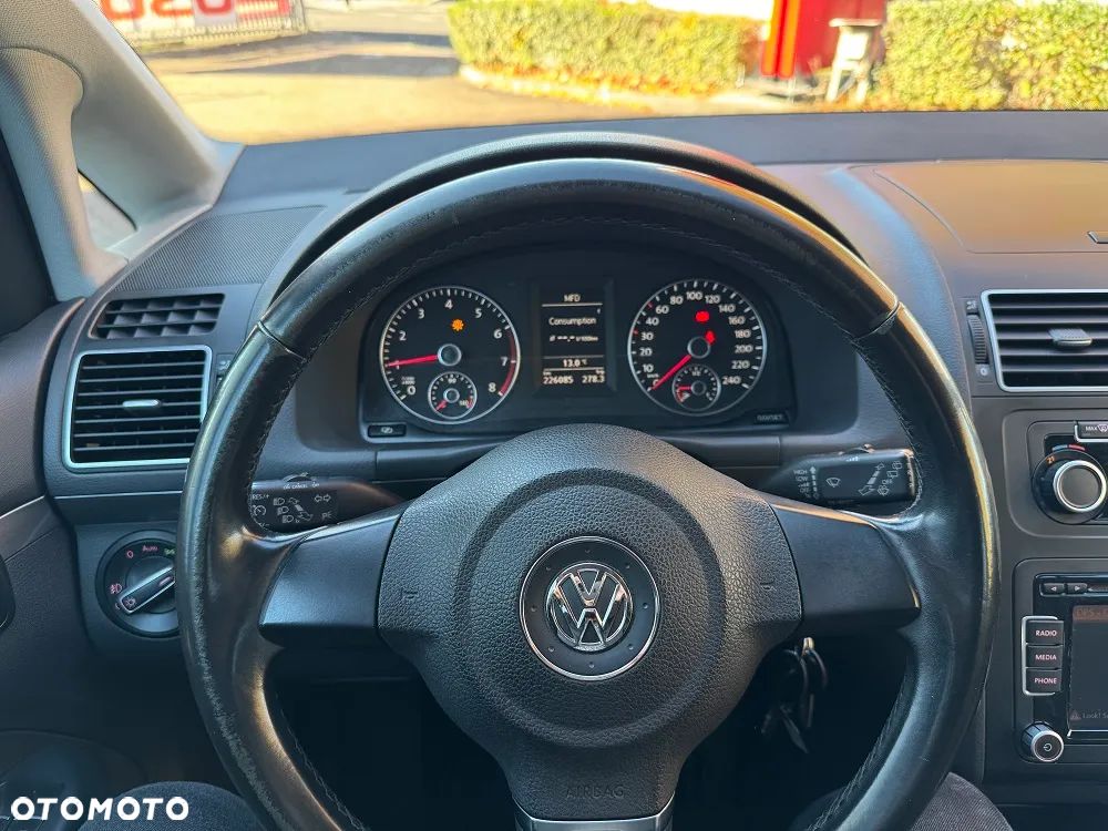 Volkswagen Touran 1.4 TSI Cross - 12