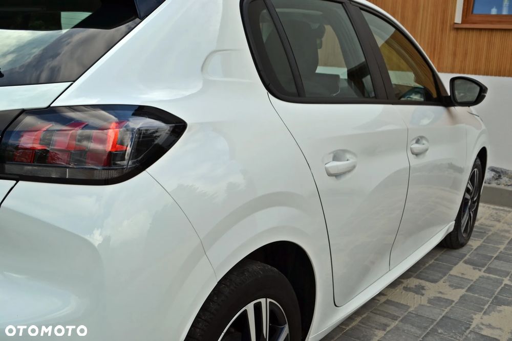 Peugeot 208 - 14