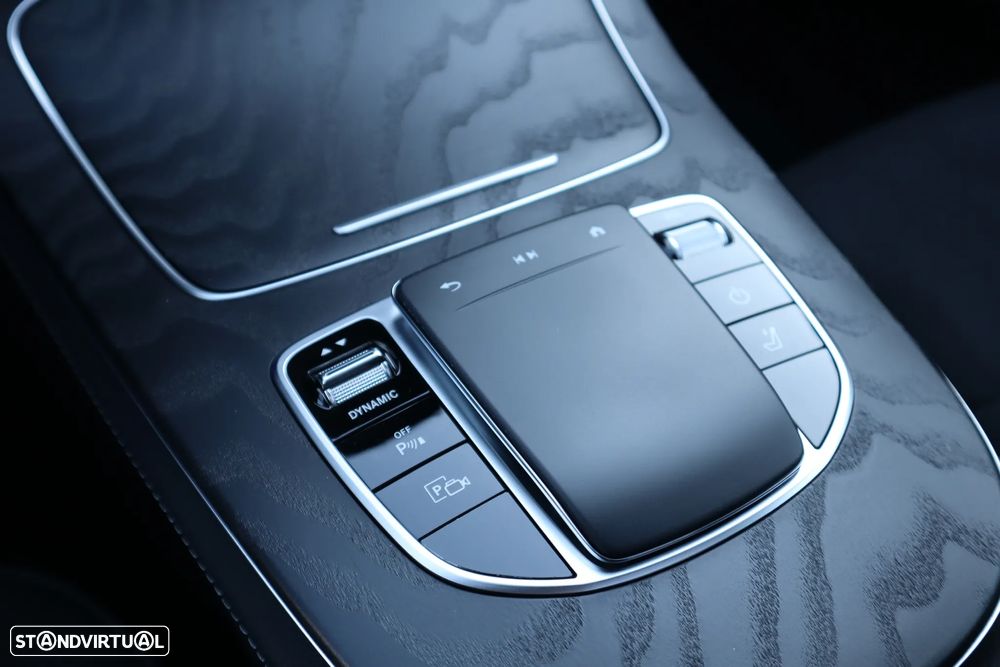 Mercedes-Benz E 300 de AMG Line 4Matic - 29