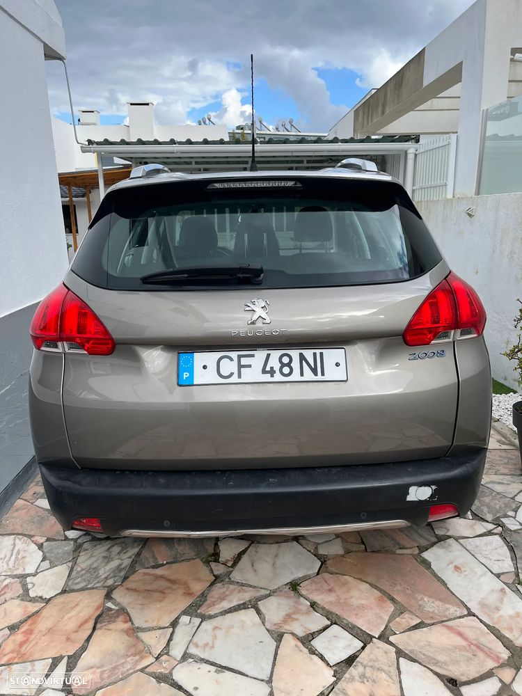 Peugeot 2008 1.2 PureTech Allure - 2