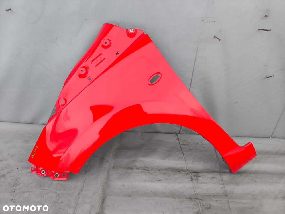 TOYOTA AYGO II 14-22r BŁOTNIK LEWY PRZEDNI - 1