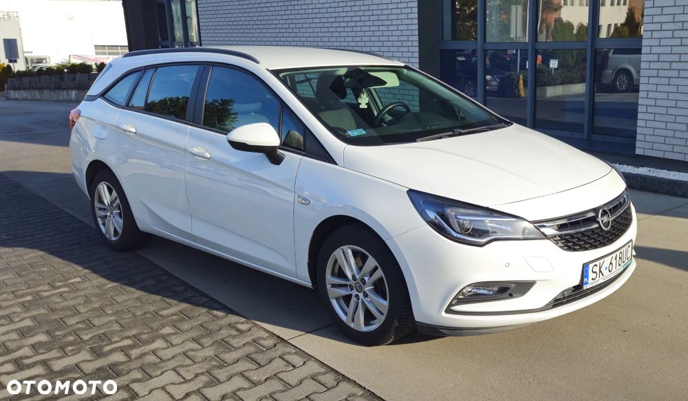 Opel Astra 1.6 CDTI Sport - 10