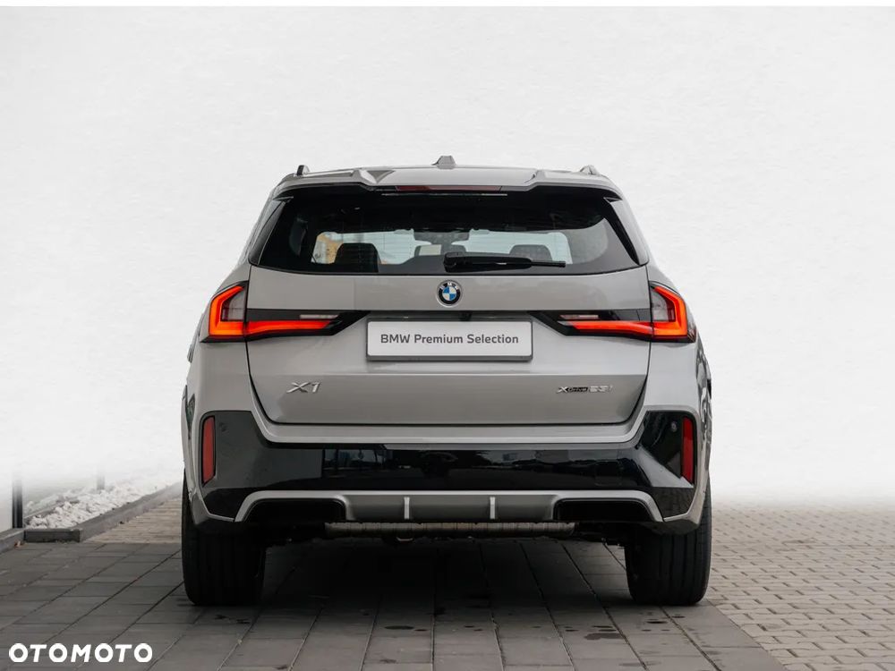 BMW X1 xDrive23i mHEV - 6