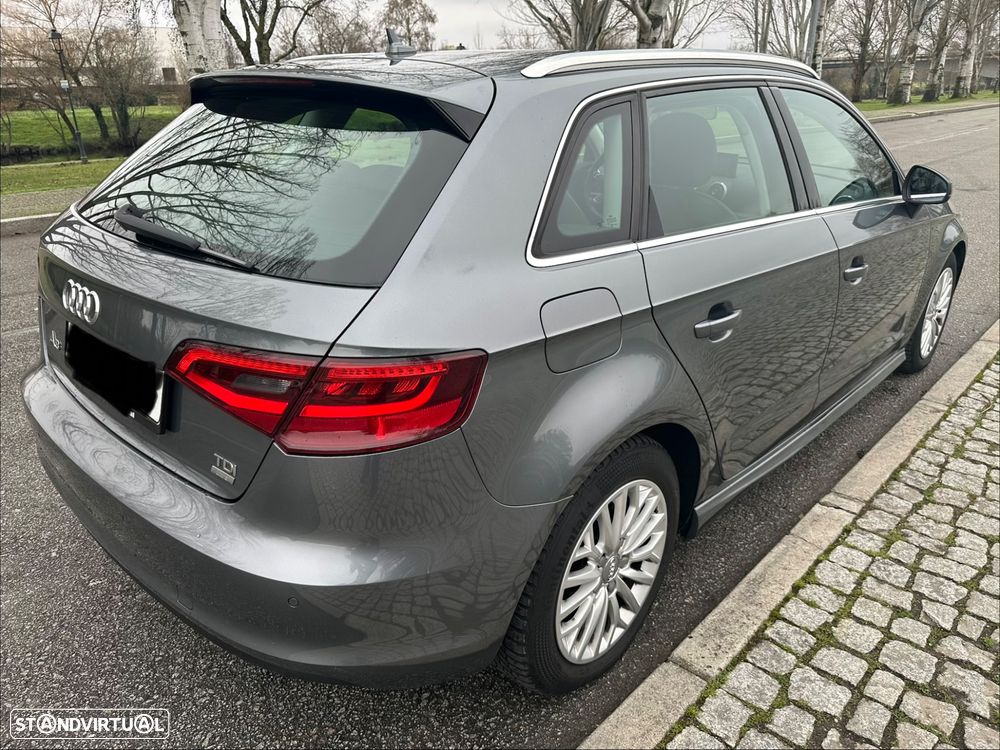 Audi A3 Sportback 1.6 TDI ultra Attraction - 5
