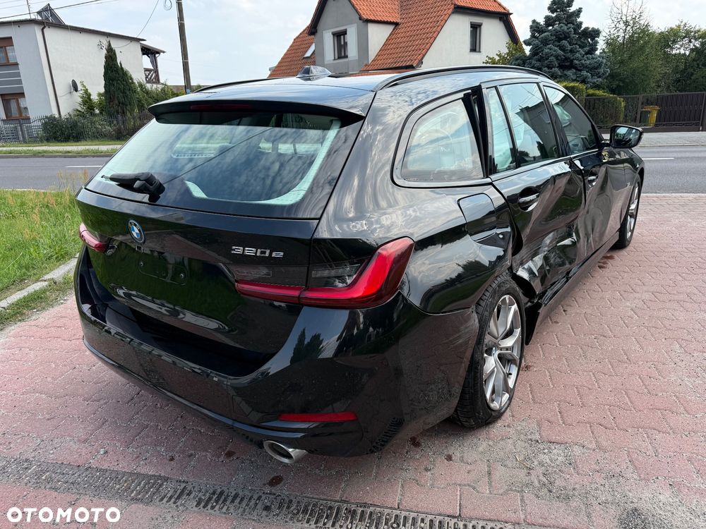 BMW Seria 3 320e PHEV sport - 10