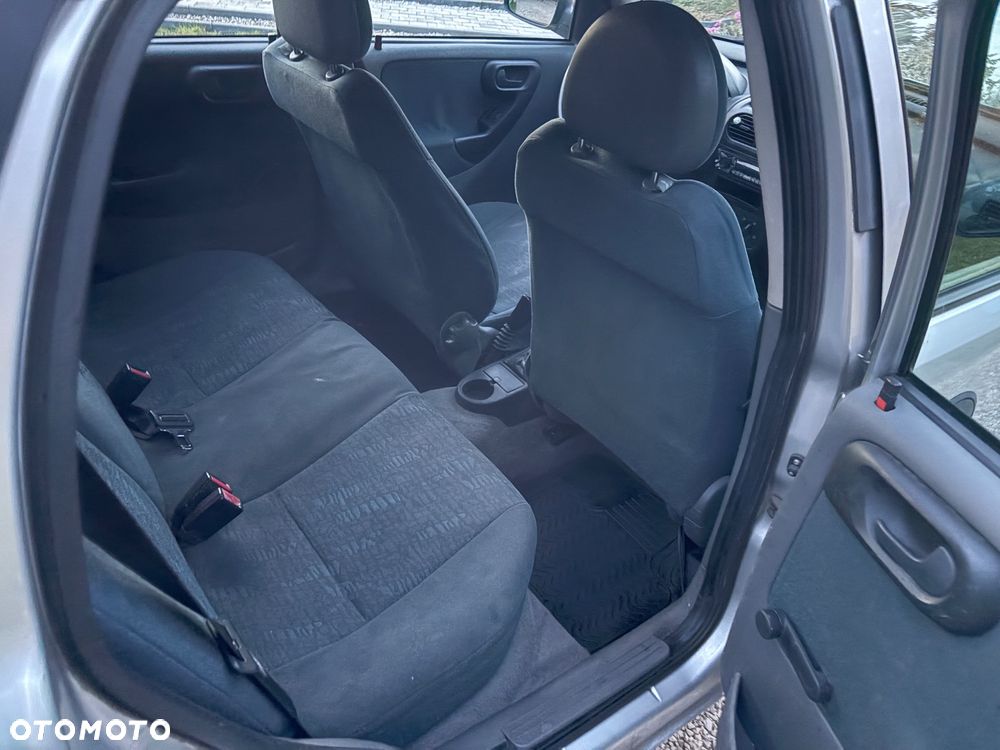 Opel Corsa - 22