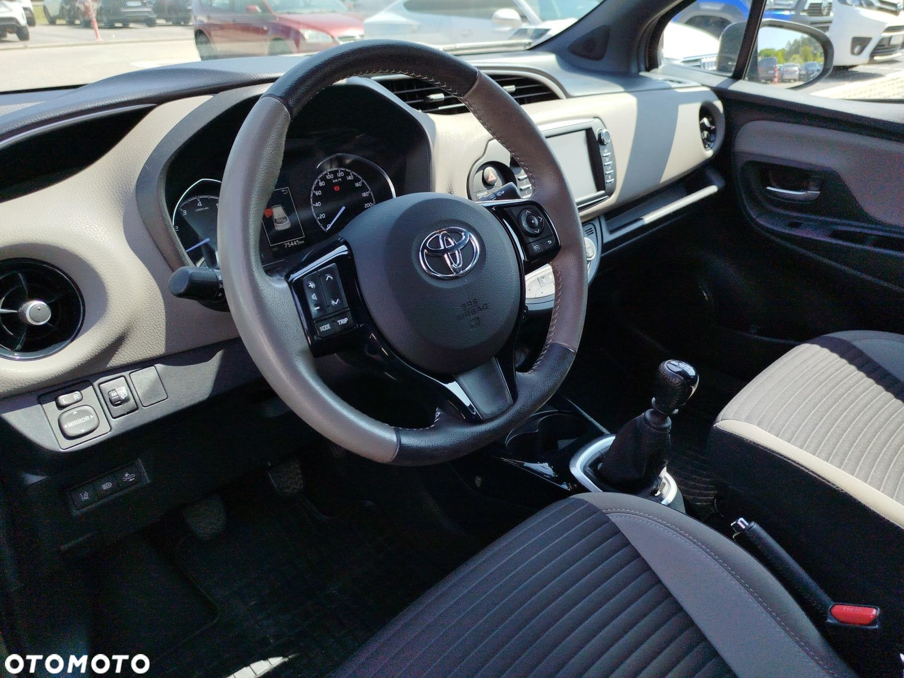 Toyota Yaris - 10