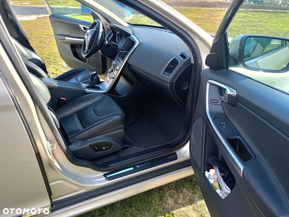 Volvo XC 60 D3 Drive-E Momentum - 14