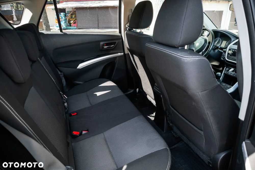 Suzuki SX4 1.6 Premium - 11