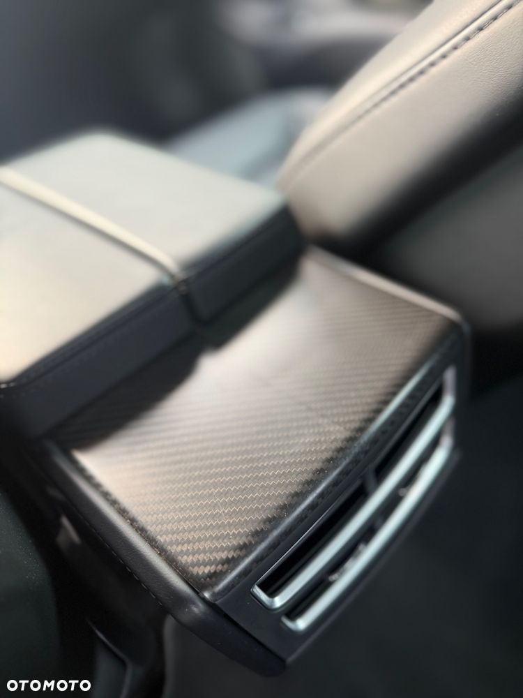 Tesla Model S - 22