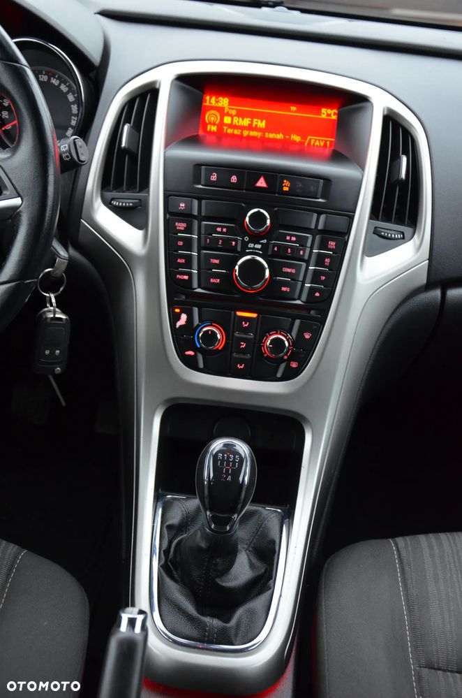 Opel Astra 1.6 150 Jahre - 22