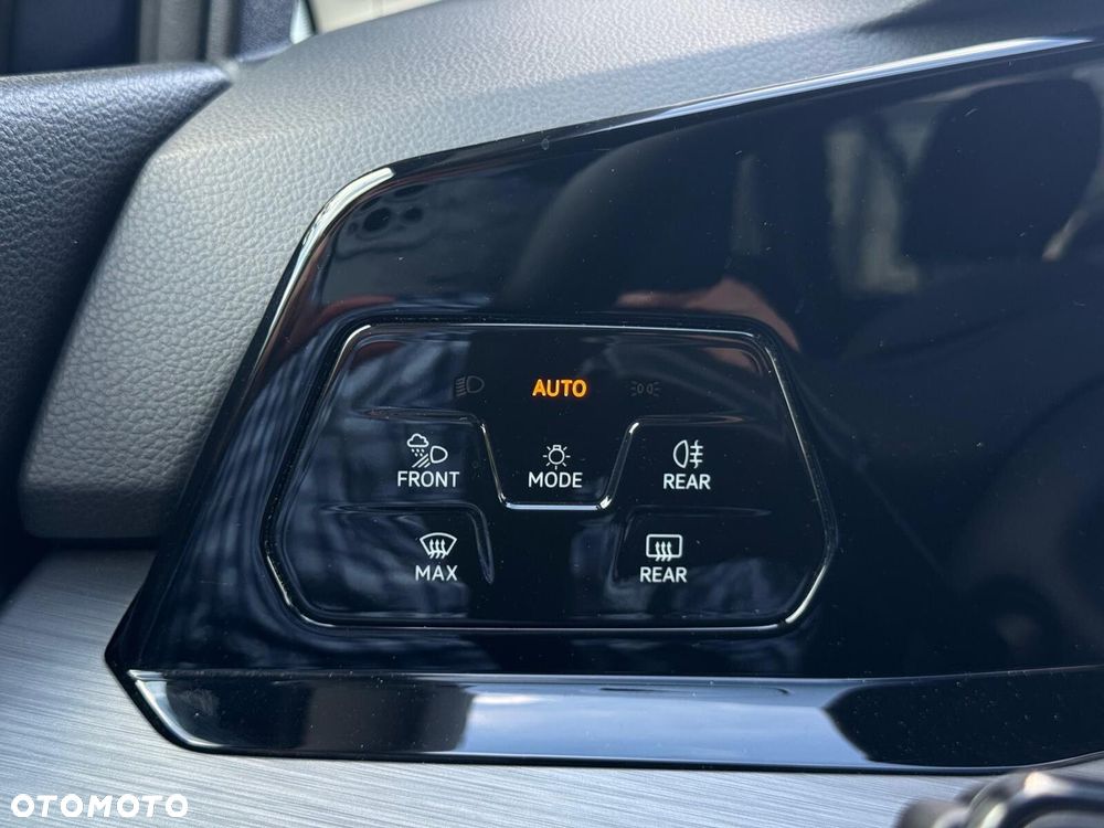Volkswagen Golf Variant 2.0 TDI Style DSG - 26