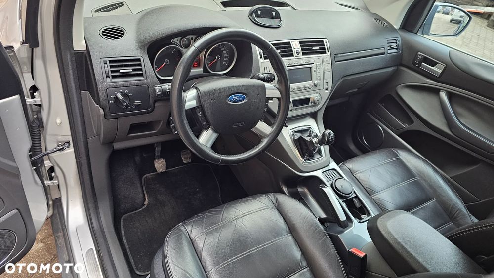 Ford Kuga 2.0 TDCi 2x4 Titanium - 17