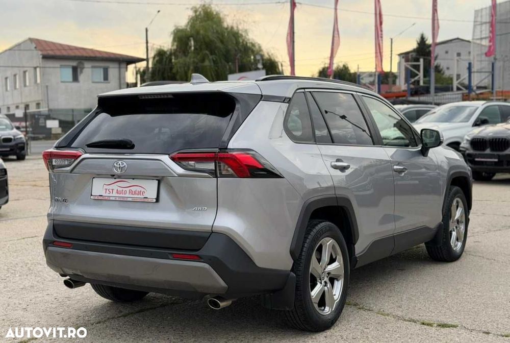 Toyota RAV4 - 9