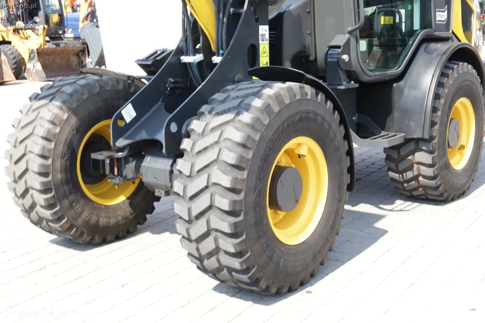 Komatsu WA70M-8 - 27