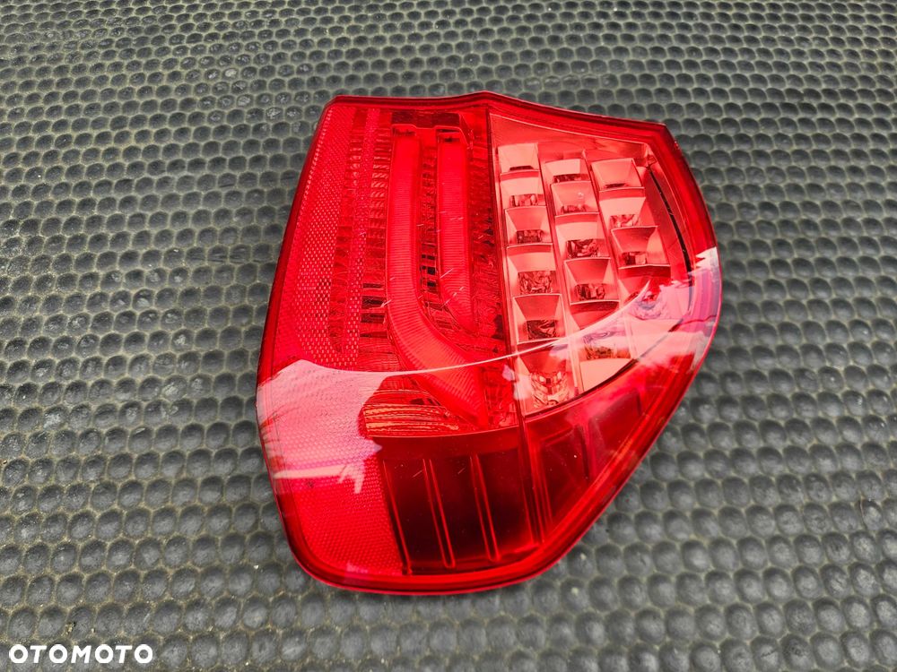 Lampa Lampy LED Tyl Tylne Blotnik Klapa BMW 3 E90 LCI Lift Komplet 09r - 18