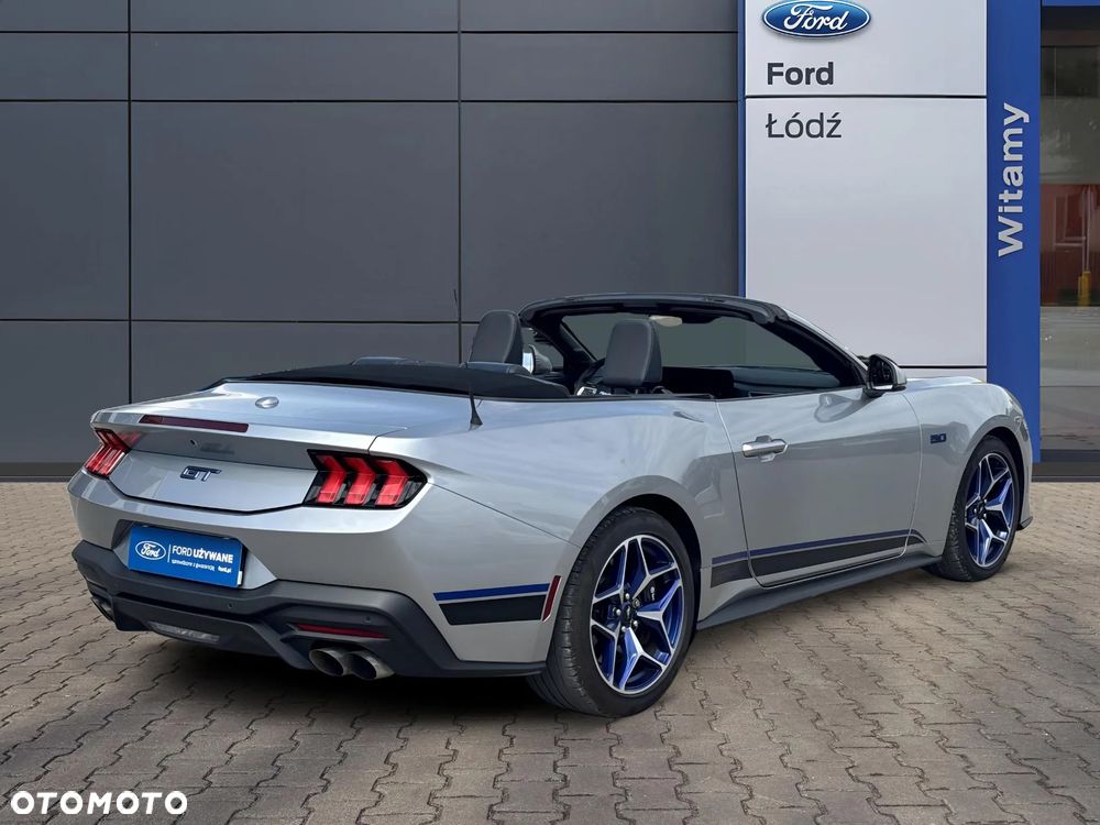 Ford Mustang - 6
