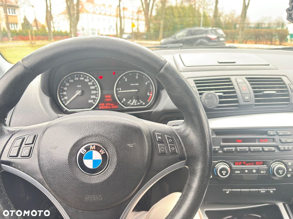 BMW Seria 1 120d - 8