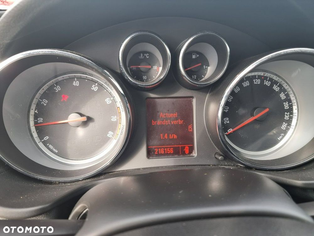 Opel Insignia - 16