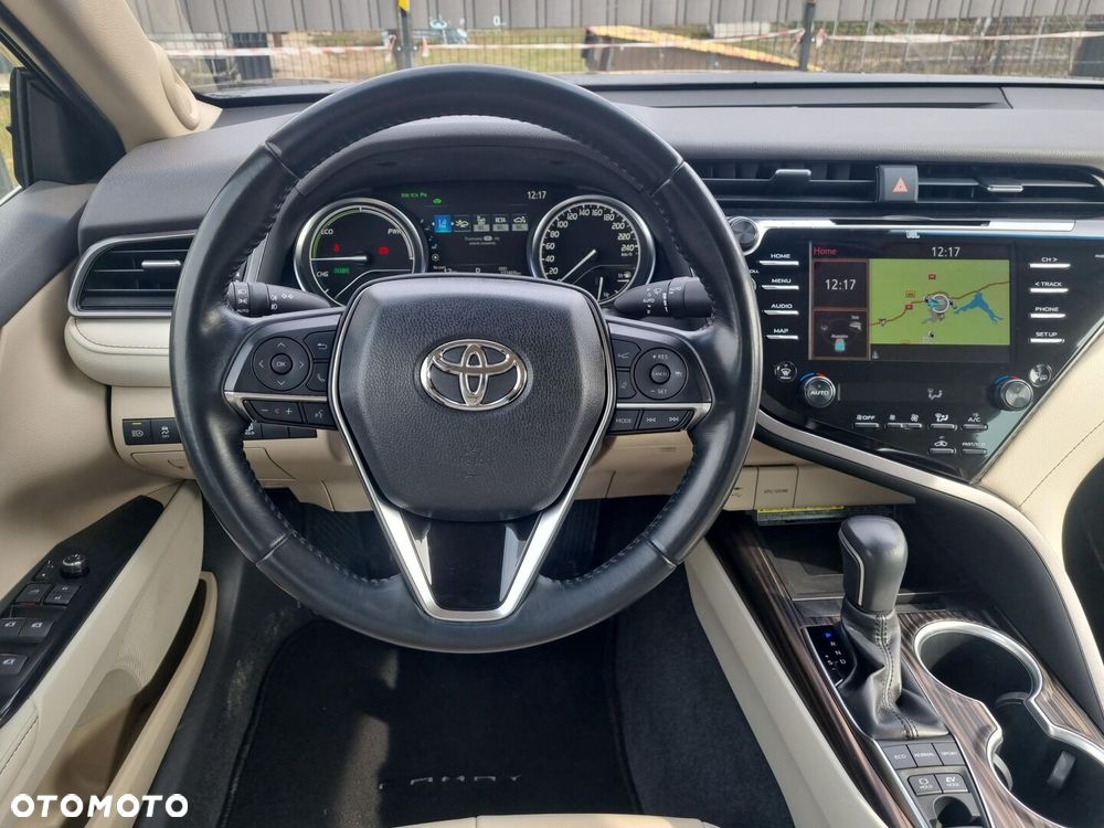 Toyota Camry - 13