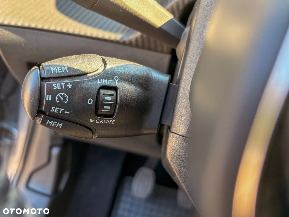 Peugeot 208 1.2 PureTech Allure S&S - 15