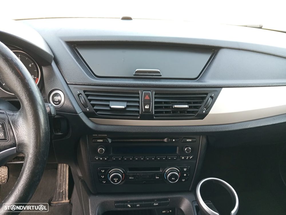 BMW X1 20 d sDrive - 27