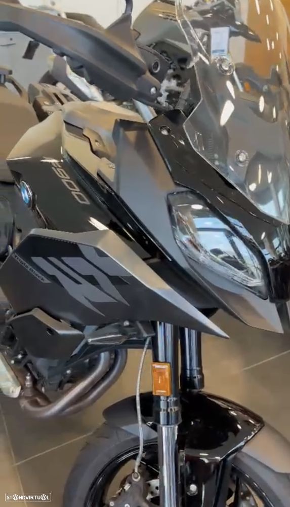 BMW F 900 XR Triple black - 12