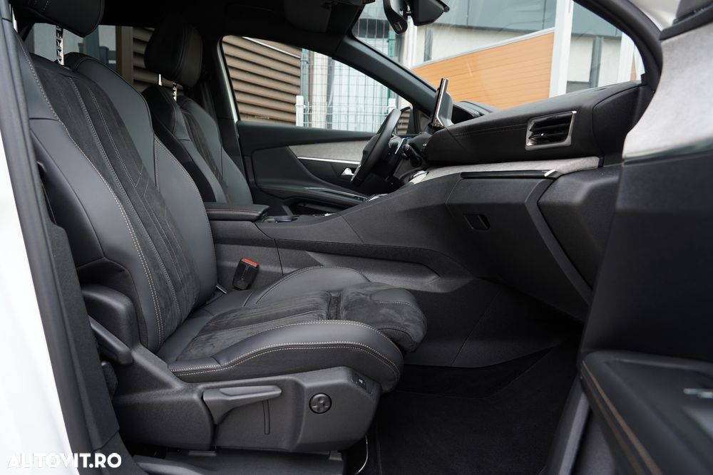 Peugeot 3008 PHEV EAT8 4X4 GT Pack - 24