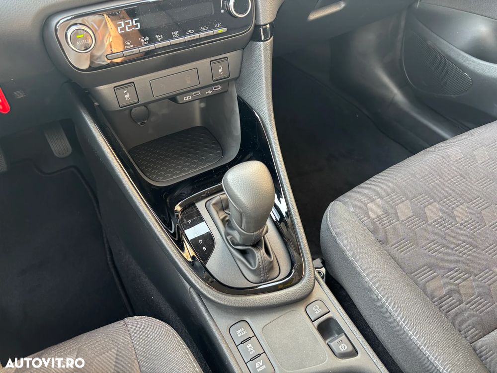 Toyota Yaris 116 1.5 VVT-i Business Edition - 17