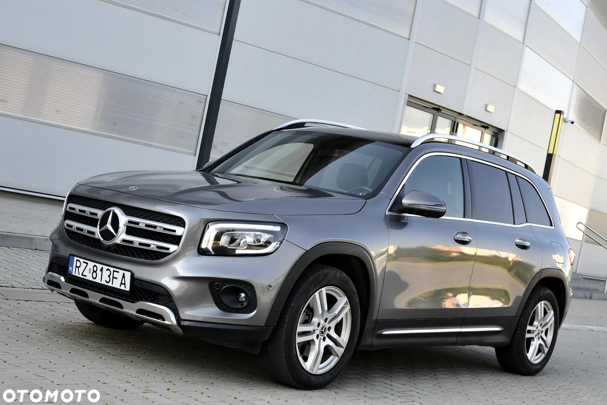 Mercedes-Benz GLB 250 4-Matic 8G-DCT - 2
