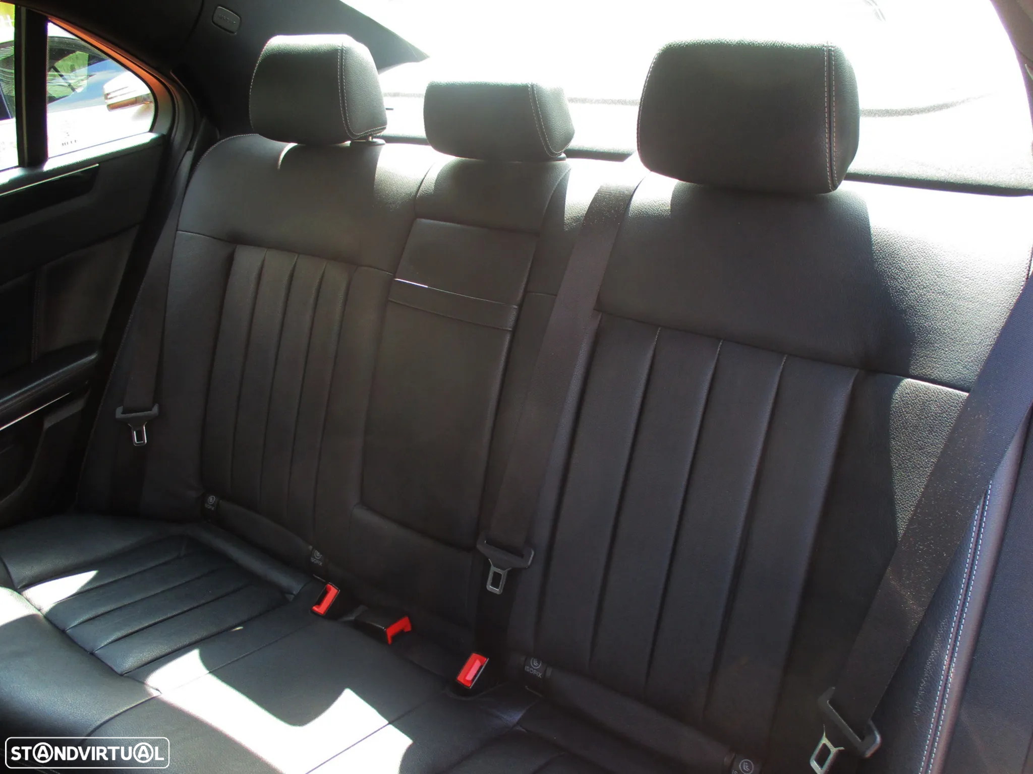 Mercedes-Benz E 220 CDi Avantgarde BlueEfficiency Auto. - 34