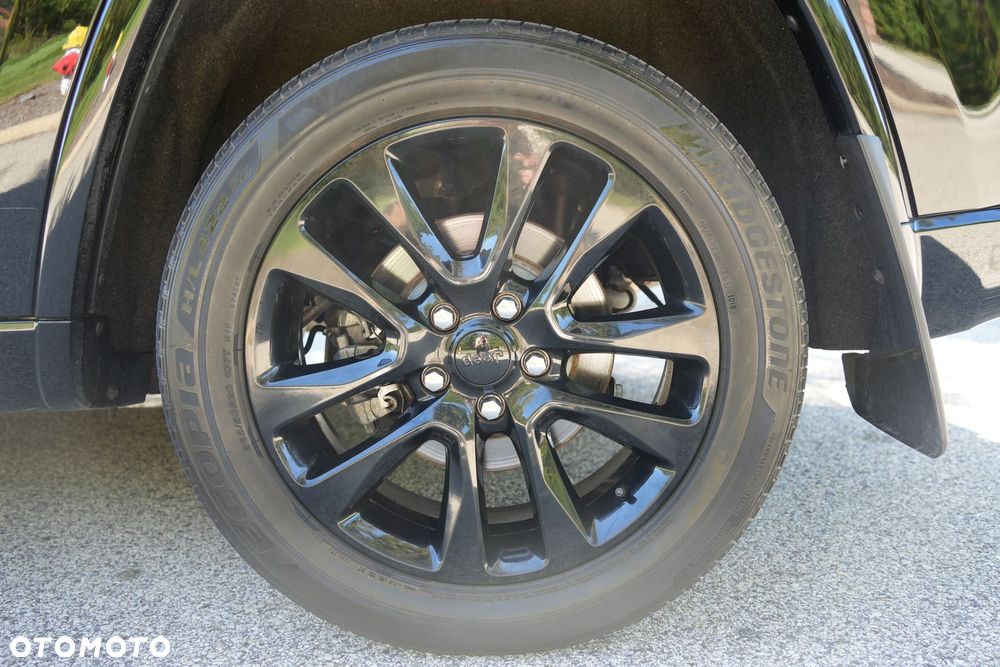 Jeep Grand Cherokee - 12
