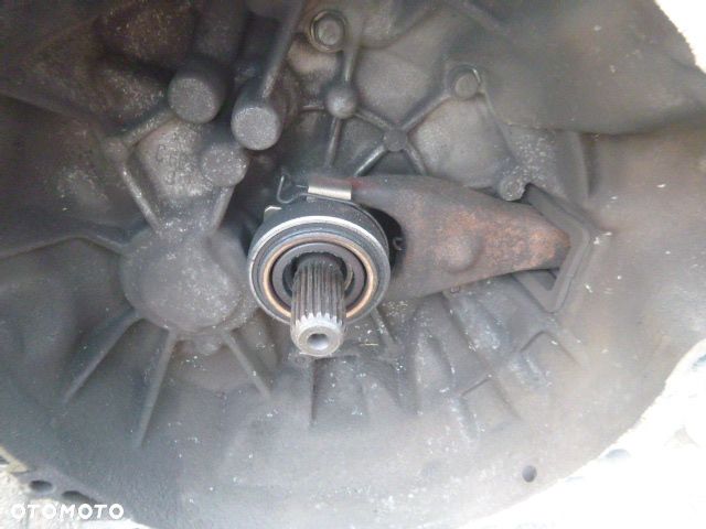 MANUALNA SKRZYNIA BIEGÓW TOYOTA COROLLA E12 1.4 16V - 15