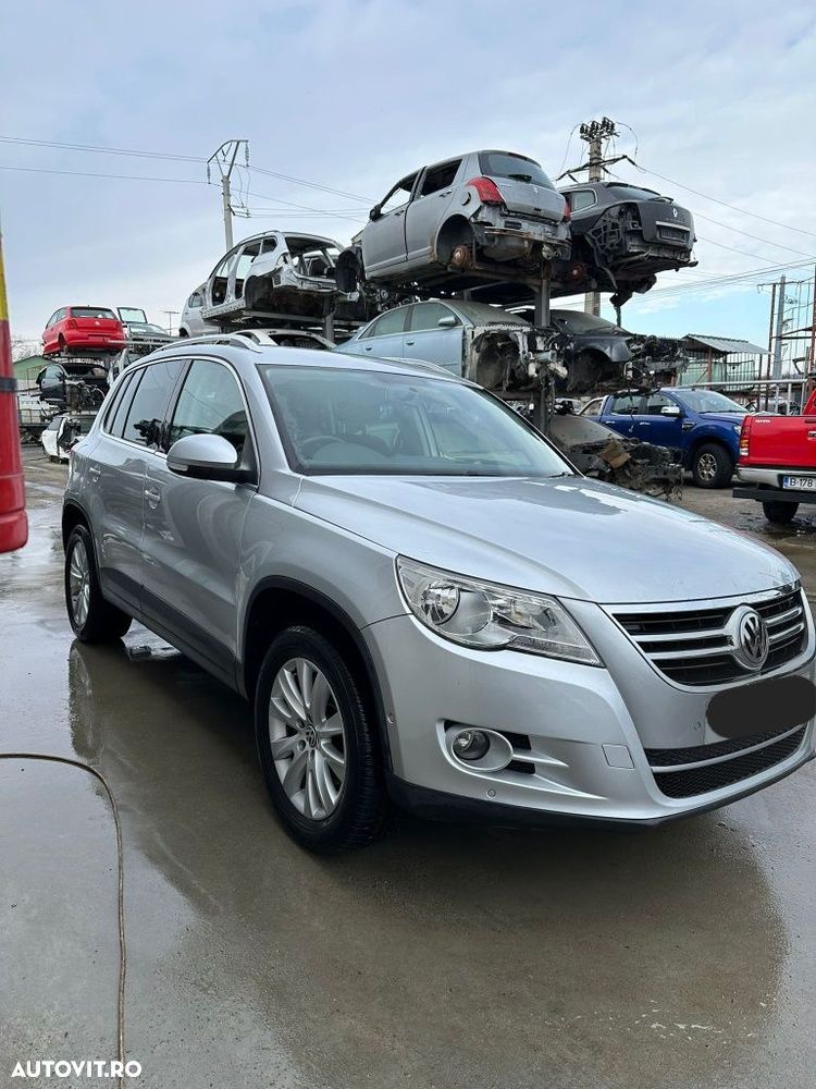 Dezmembram Volkswagen Tiguan 4x4  2011 2.0tdi CFF AUTOMAT MYB - 1