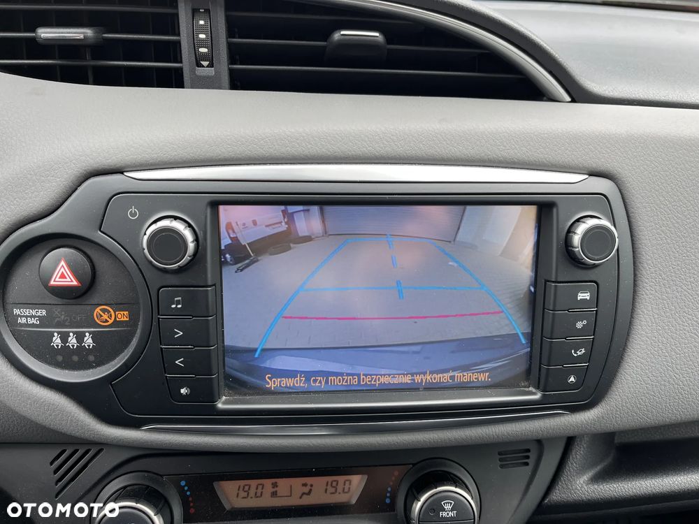 Toyota Yaris 1.33 Premium - 21