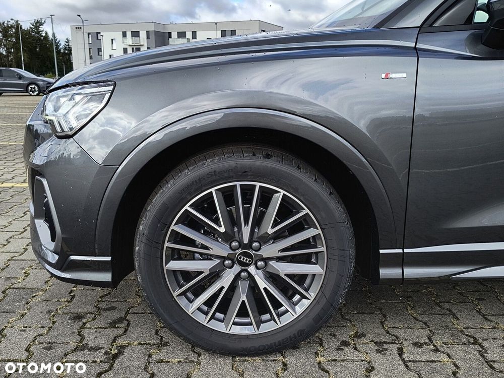 Audi Q3 Sportback - 14