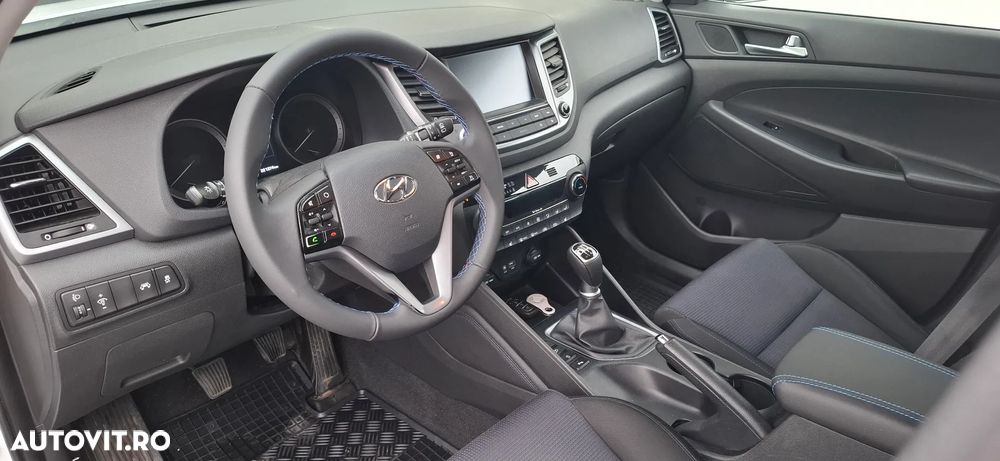 Hyundai Tucson blue 1.7 CRDi 2WD Intro Edition - 9