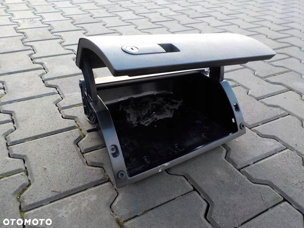 VW T5 SCHOWEK KIESZEŃ KLAPKA SCHOWKA - 2