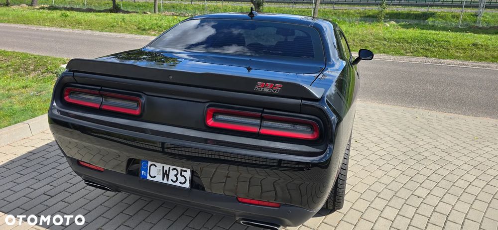 Dodge Challenger - 24