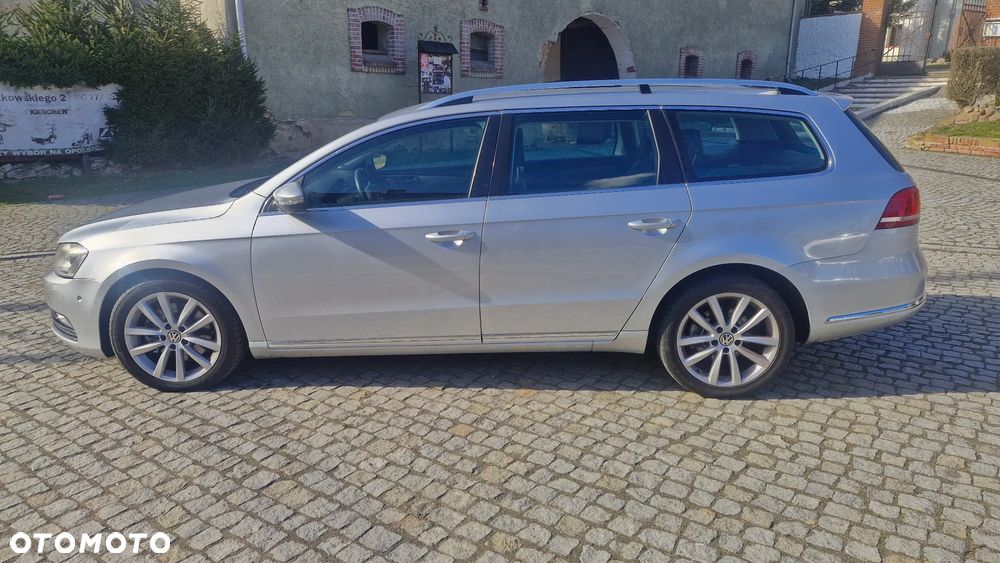 Volkswagen Passat 2.0 TDI 4Motion BlueMotion Technol Highline - 4