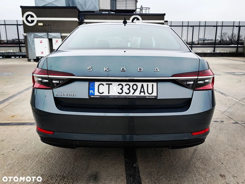 Skoda Superb 2.0 TDI SCR Sportline DSG - 9
