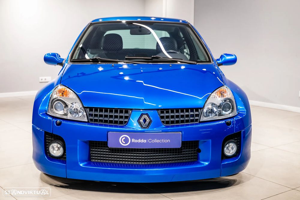 Renault Clio 3.0 V6 Sport - 2